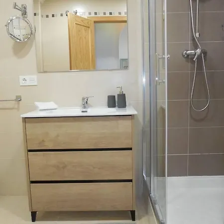 Precioso Piso De 2 アルミージャ