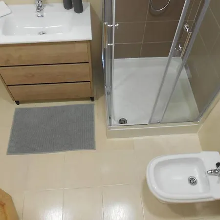 Precioso Piso De 2 アパート